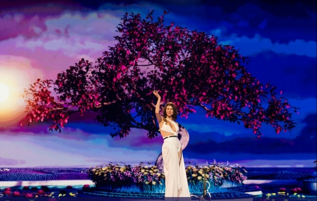VIDEO // Natalia Barbu, în rochie albă la ceremonia de deschidere a noului sezon Eurovision: O zi până la semifinala în care reprezentanta R. Moldova din acest an va evolua pe scena competiției muzicale