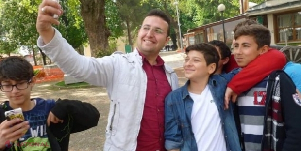 Unul dintre profesorii turci de la „Orizont”, expulzat ILEGAL de SIS în Turcia, a fost ELIBERAT. Acesta fusese condamnat la ȘASE ani și jumătate de închisoare
