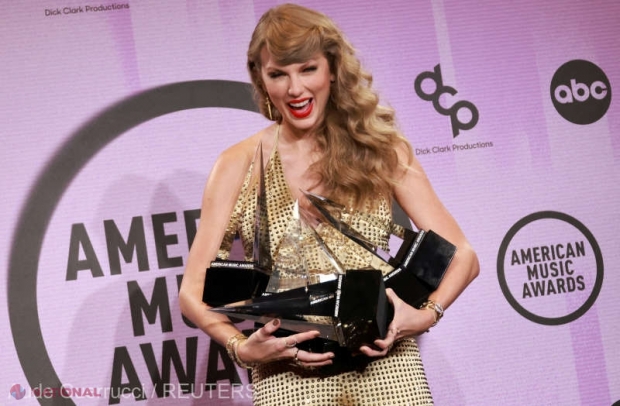 VIDEO // Artista anului! Cântăreaţa americană ce a obţinut cea mai prestigioasă distincţie la American Music Awards
