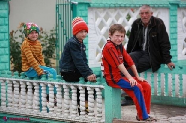 SONDAJ // Mai mult de jumătate dintre cetățenii R. Moldova NU văd viitorul copiilor acasă, în R. Moldova 
