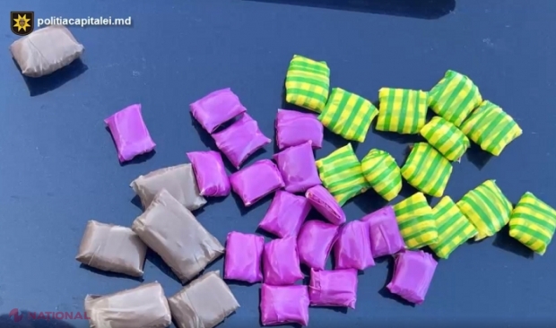 VIDEO // Un bărbat din Hâncești, prins cum ascundea pachețele cu... 63 000 de lei în Chișinău