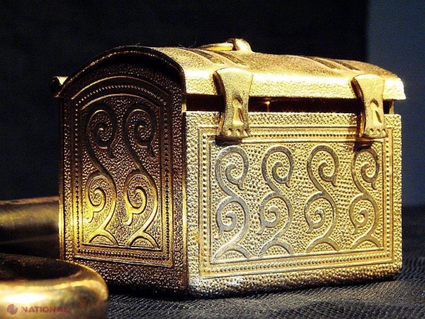 Ce au găsit procurorii ÎN PEREŢII FALȘI ai casei unui MINISTRU