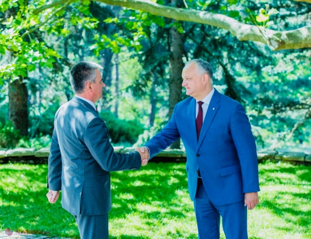 Dodon, aspru criticat pentru că l-a primit pe Krasnoselski la reședința de la Condrița: „Krasnoselski a devenit, deschis, agent electoral al lui Dodon. Se confirmă amestecul brutal al Rusiei în aceste alegeri”