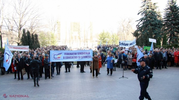 PROTEST la Parlament al profesorilor: „Fără educație, moare orice nație!”