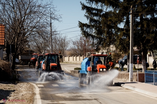 FOTO, VIDEO // Primarul „Comunei de Vis”, Marina Tauber, a SPĂLAT CU ȘAMPON străzile asfaltate din Jora de Mijloc