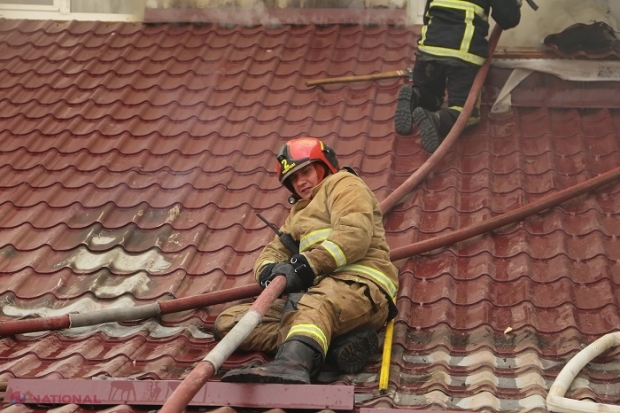 Incendiul din interiorul Filarmonicii a fost lichidat abia astăzi, la 22 de ore de la izbucnirea flăcărilor: 56 de salvatori lucrează și acum la fața locului 