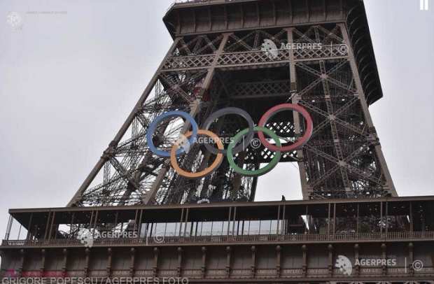 Primăriţa Parisului vrea să păstreze inelele olimpice pe Turnul Eiffel