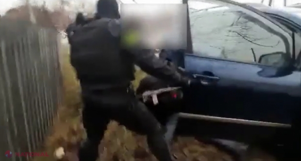 VIDEO +18 // Autorii OMORULUI de la Botanica, comis pe 3 ianuarie, au fost reținuți. Poliția a folosit ARMELE de foc la reținerea celor doi bărbați cu antecedente penale