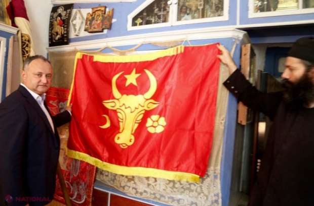 Cu acest drapel, domnitorul s-a „UMILIT” în fața regelui polonez: Răspunsul academicienilor la intenția președintelui Igor Dodon de a oferi statut de drapel de stat unuia dintre steagurile lui Ștefan cel Mare 
