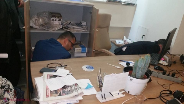 Ce au găsit oamenii legii acasă și la partidul lui Renato Usatîi