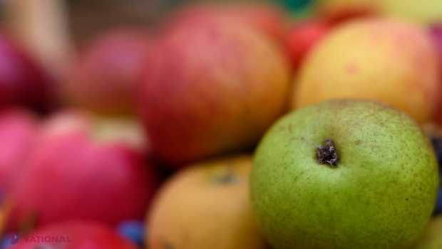 O moleculă naturală prezentă din abundență în mere sau ceapă, poate ucide coronavirusul. Descoperirea făcută în Spania