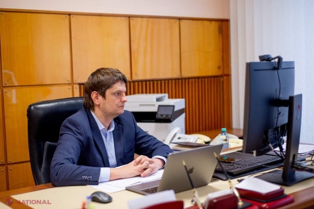 Vicepremierul Spînu a RĂBUFNIT la adresa contestatarilor și a făcut o PROMISIUNE moldovenilor: „Este trist să văd cum unii și-au găsit dușmanul în mine. E greșit și MINCINOS ceea ce faceți. Va fi greu, dar vom fi mai puternici după”