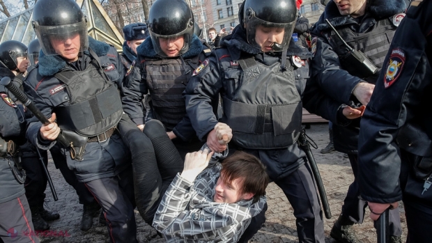 Peste 1.000 de persoane au fost ARESTATE în timpul unei manifestaţii a opoziţiei la Moscova. Mulți protestatari au fost BĂTUȚI crunt pentru că au cerut alegeri LIBERE și corecte