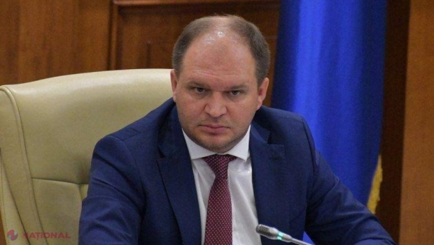 DOC // Vicepreședintele Parlamentului îi solicită ministrului Năstase să spună „ce a făcut concret” pentru lichidarea schemelor de contrabandă şi evaziune fiscală