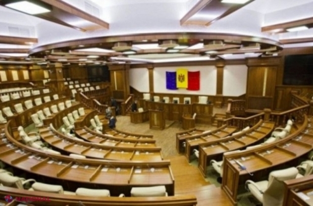 FOTO // Ce scaune vor ocupa în sala de ședințe a Parlamentului noii deputați: Șor și Tauber, lângă „ACUM”