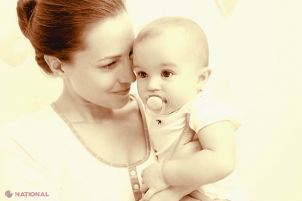 Poveste ADEVĂRATĂ pe vreme de COVID. Minunea care i s-a întâmplat unei moldovence, care a reușit să-și strângă din nou în brațe bebelușul de numai opt luni, după ce acesta s-a aflat la reanimare într-un spital din Paris