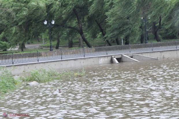 POZE // Nivelul apei în lacul „Valea Morilor” a depășit cota MAXIMĂ 