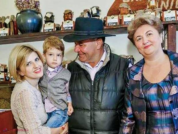 O familie din Fundu Moldovei a făcut de la zero o afacere de 1.000.000 de euro învăţată de la bătrânii satului