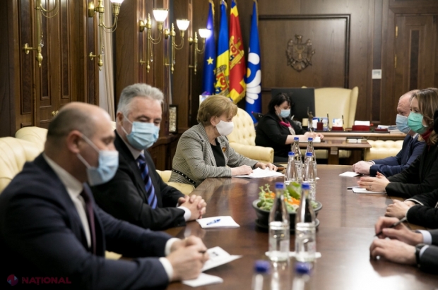 Guvernul Ciocoi a IGNORAT recomandările CSS privind gestionarea pandemiei și s-a prezentat la o nouă ședință convocată de spicherul Zinaida Greceanîi. Oficialii au discutat detalii privind achiziționarea de urgență a vaccinurilor