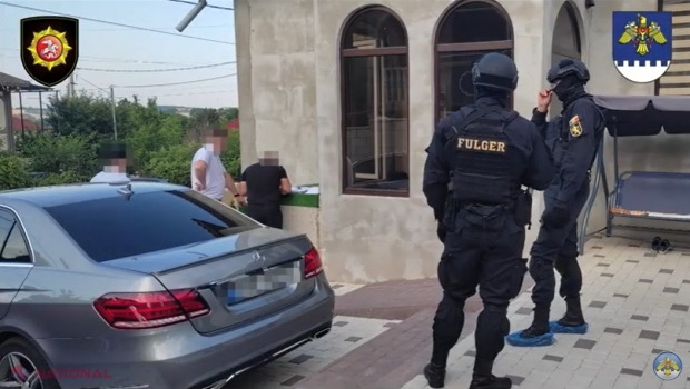 VIDEO // Percheziții de amploare într-un dosar de contrabandă cu țigări în valoare de peste 2 000 000 de euro. Grupul infracțional era constituit inclusiv din VAMEȘI și un polițist de frontieră