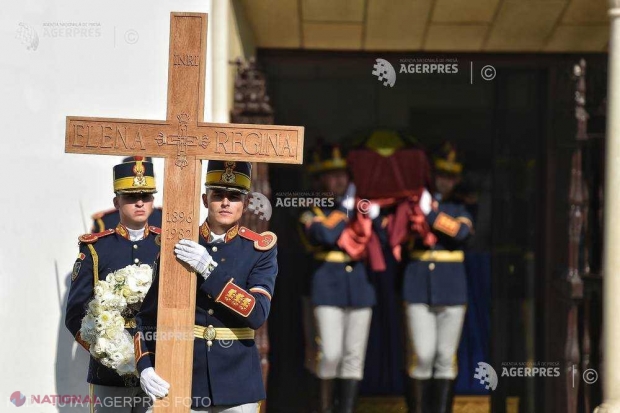 Cortegiul funerar cu sicriul Reginei-Mamă Elena a ajuns la Curtea de Argeş. Osemintele, reînhumate în Noua Catedrală Arhiepiscopală şi Regală