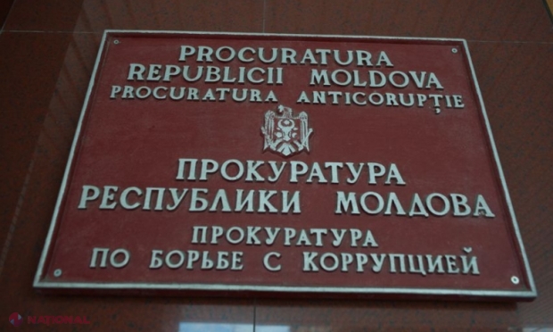 Percheziții TAINICE acasă la fostul guvernator al BNM și la foști șefi de la „Victoriabank”, în dosarul FURTULUI MILIARDULUI: Opt persoane bănuite de escrocherie și spălare de bani, în interesul unui grup criminal