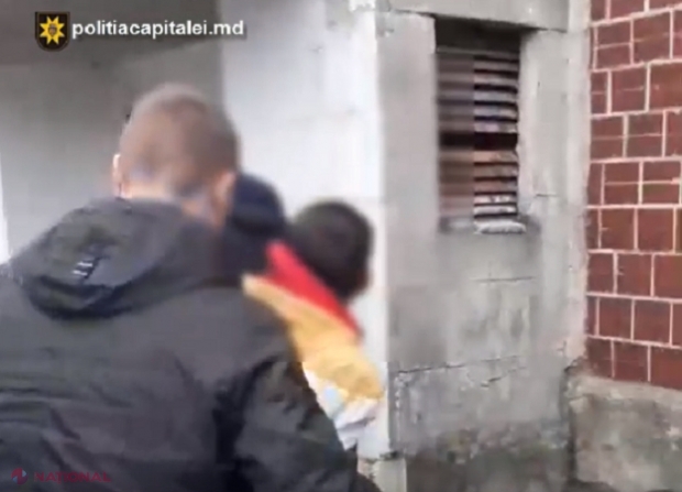 VIDEO // Un copil jefuit în plină stradă, la Chișinău
