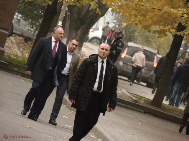 FOTO // Bodyguarzii lui Dodon ar fi AMENINȚAT un copil care a vrut să-l fotografieze pe șeful statului