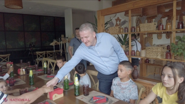 VIDEO // Familia cu OPT COPII din Goianul Nou a avut parte de o zi de POVESTE grație campaniei „Donează o jucărie, dăruiește un zâmbet”