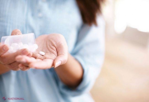 Aspirina, UTILĂ pentru spălarea hainelor albe! Cum să o folosești 
