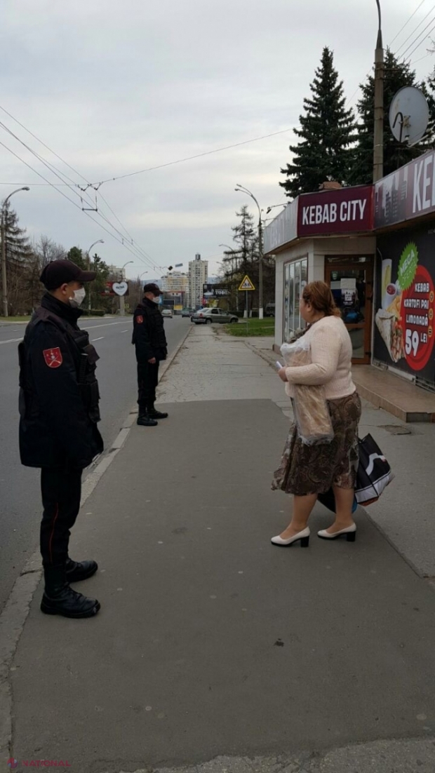 FOTO // Circulația transportului public din Chișinău s-a făcut sub SUPRAVEGHEREA carabinierilor. Ce RESTRICȚII au fost impuse pentru pasageri
