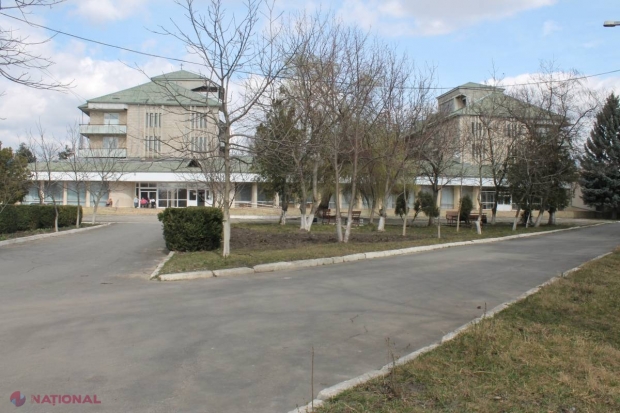 Copilărie printre invalizi și bătrâni