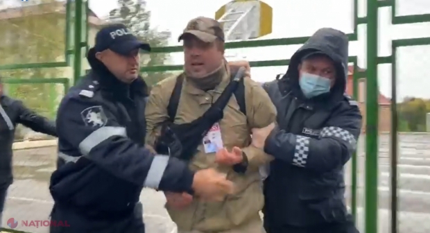 VIDEO // Cine este bărbatul care a împroșcat GAZE LACRIMOGENE în direcția unor cetățeni la Varnița. Acesta a ÎNJURAT toată lumea, chiar de față cu POLIȚIA