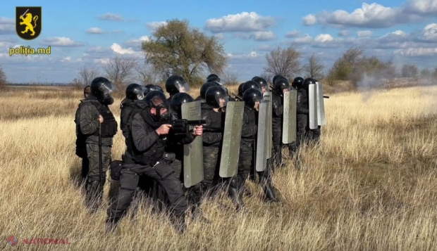 VIDEO // Mascații de la „Fulger”, prezenți în mai multe localități din R. Moldova. „Operațiunea” începe de la ora 20.00 și se va încheia marți-dimineață