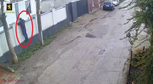 VIDEO // Momentul în care un individ sare gardul unei gospodării din Chișinău și iese încărcat cu bunuri de 52 000 de lei
