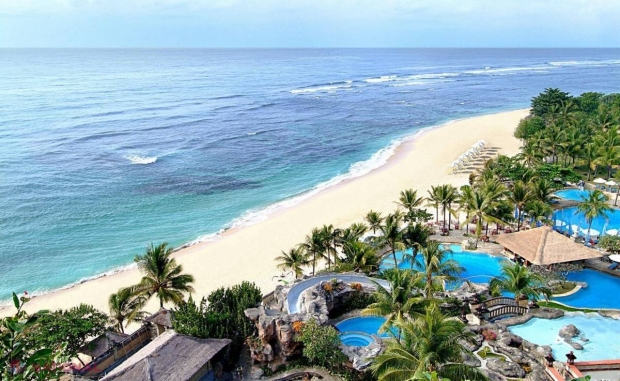 FOTO // Soția fostului guvernator al BNM, Dorin Drăguțanu, VACANȚĂ de LUX în Bali! Fosta soție a lui Filat îi ține companie