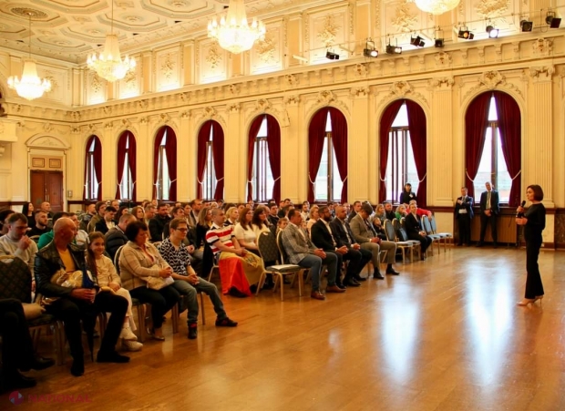 Președinta Maia Sandu i-a rugat pe moldovenii stabiliţi în Marea Britanie să-și îndemne rudele de acasă să participe la Adunarea Națională de pe 21 mai, dedicată viitorului european al R. Moldova