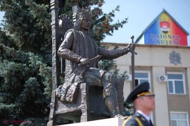Un monument al lui Ștefan cel Mare și Sfânt, inaugurat la Căușeni, cu sprijinul Consiliului Județean Neamț. Premierul Recean: „Ștefan cel Mare a luptat pentru ca ai noștri copiii să-și poată întemeia familii pe un pământ în care domnește pacea”