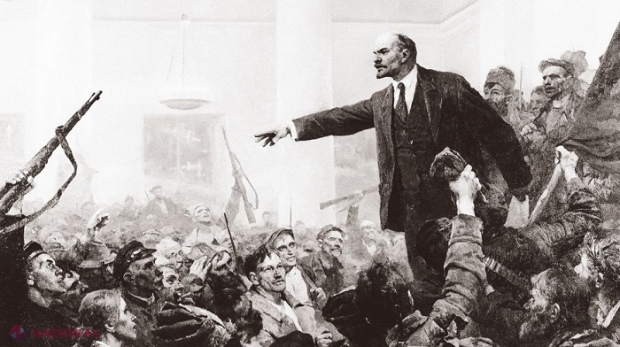 Felicitându-i cu ocazia împlinirii a 101 ani de la „marea revoluție socialistă din octombrie”, Voronin i-a îndemnat pe deputați să „nu-și uite rădăcinile”