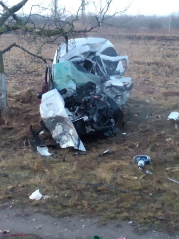 CARNAGIU pe un drum din raionul Ștefan Vodă: Șase persoane DECEDATE într-un accident rutier provocat de un camion ieșit la depășire