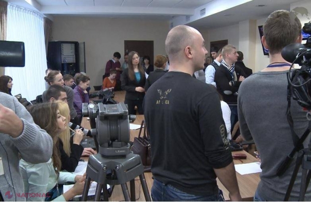 Deputații RECUNOSC: Ziariștii TREBUIE să fie PREZENȚI  în sala de ședințe a Parlamentului