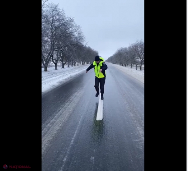 VIDEO // Polițiștii de patrulare PATINEAZĂ la propriu pe drumurile din R. Moldova: „Șoferi, vă rugăm să fiți prudenți”