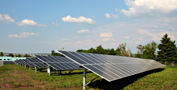 FOTO // Cum arată cel mai mare PARC SOLAR fotovoltaic din R. Moldova: Patru mii de panouri solare și o investiție de un MILION de euro, lângă Chișinău
