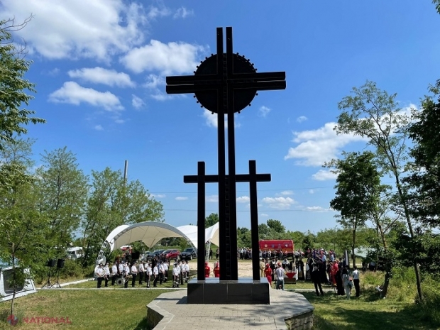 GALERIE FOTO // ȘASE ani de la accidentul aviatic de la Haragâș, soldat cu moartea celor patru membri ai echipajului SMURD de la Iași venit în R. Moldova pentru a salva vieți: Ceremonie de comemorare a eroilor căzuți la datorie