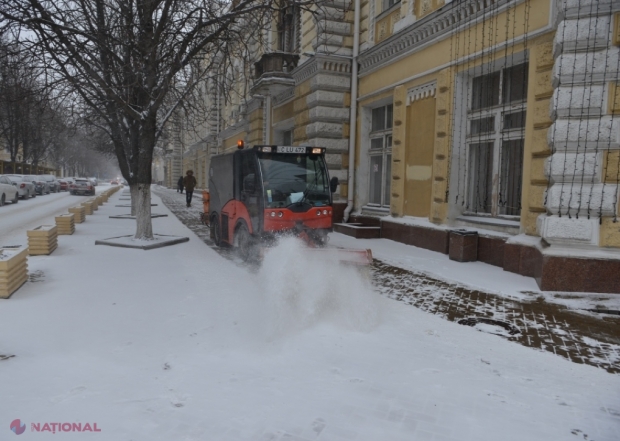 Autoritățile capitalei au decis să cumpere, URGENT, material antiderapant, pentru a putea face față ninsorilor puternice anunțate pentru duminică