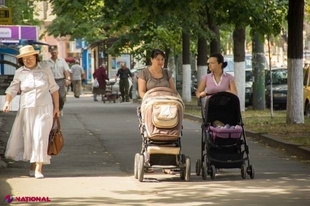 Fiecare al CINCILEA copil din R. Moldova se naște înafara căsătoriei