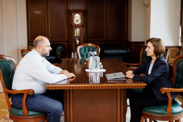 Miniștrii la RAPORT // Maia Sandu a solicitat accelerarea construcției celor trei linii electrice de INTERCONECTARE cu România și pregătirea de sezonul rece: „Independența energetică vine cu libertăți pe care trebuie să le folosim pentru cetățeni”