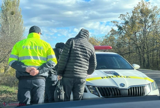 FOTO // Doi polițiști de patrulare au fost prinși în FLAGRANT delict, după ce au primit o mită de 1 500 de euro: Au cerut banii de la un șofer, care ar fi fost prins la volan în stare de ebrietate