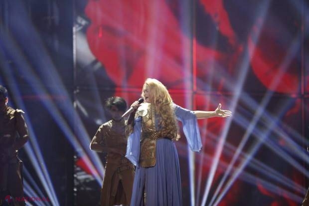 Fanii Cristinei Scarlat roagă interpreta să nu-și „rupă” părul din cap pe scena de la Eurovision! Află ce simbolizează acest gest