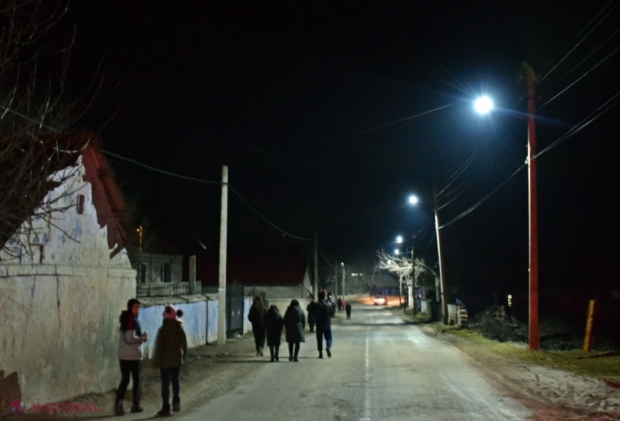 FOTO // „O nouă promisiune îndeplinită de echipa lui Ilan Șor”. Comuna Ivancea a fost complet ILUMINATĂ